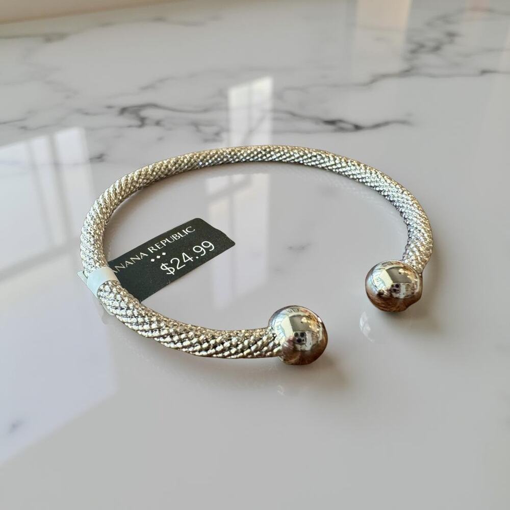 Banana Republic Silver Braided Bracelet – Classic Woven Design